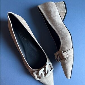 Renatta Jop Made in Spain Women's Pointy
Toe Heel Suede Shoes size 40 beige
